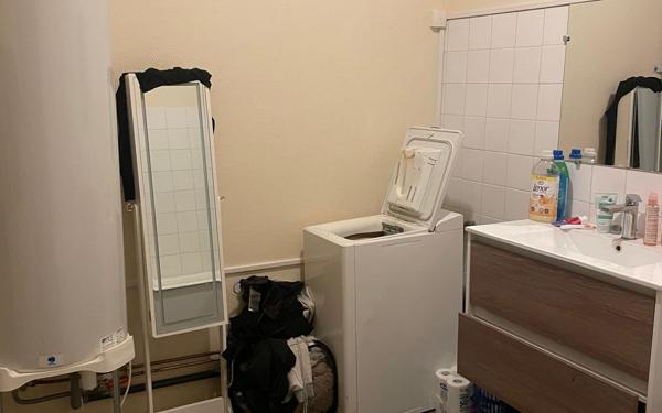 Immeuble à vendre    15 pièces • 382,25 m2 Saint-Junien