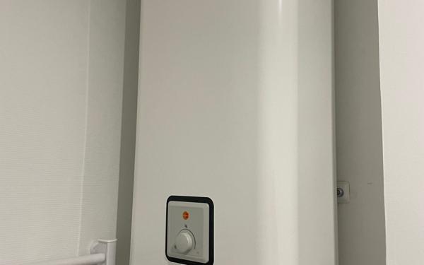 Immeuble à vendre    15 pièces • 382,25 m2 Saint-Junien