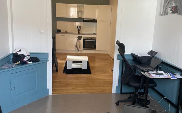 Immeuble à vendre    15 pièces • 382,25 m2 Saint-Junien