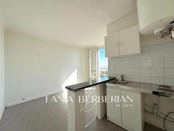 Studio - 16m2 - Proche Transports - Vue Paris