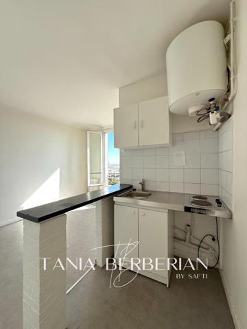 Studio - 16m2 - Proche Transports - Vue Paris