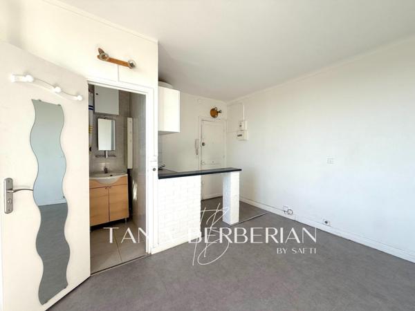 Studio - 16m2 - Proche Transports - Vue Paris