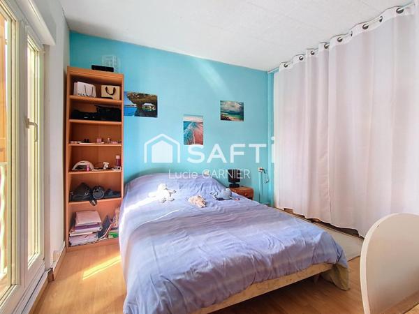 Maison 5 pièces avec jardin et stationnement