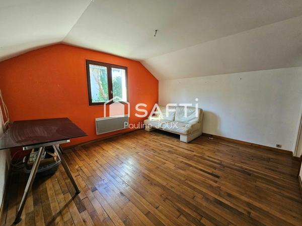 Maison individuelle 6 pièces, avec jardin et garages