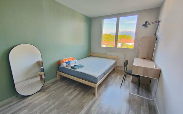 Appartement à louer    4 pièces • 81,78 m2 Grenoble