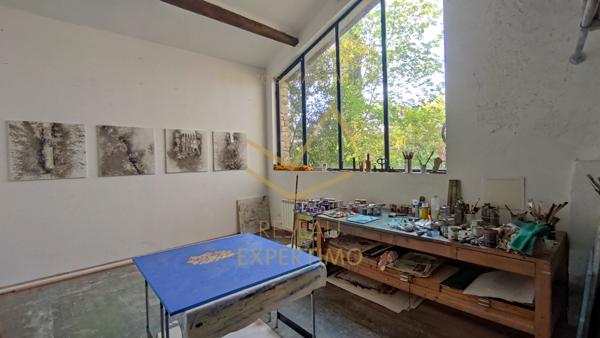 Mormoiron (84570) Maison ancienne en pierre avec Atelier d'artiste et vue exceptionnelle au calme avec terrain de 2987m2