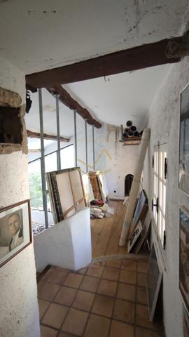 Mormoiron (84570) Maison ancienne en pierre avec Atelier d'artiste et vue exceptionnelle au calme avec terrain de 2987m2