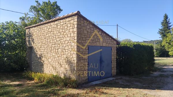 Mormoiron (84570) Maison ancienne en pierre avec Atelier d'artiste et vue exceptionnelle au calme avec terrain de 2987m2