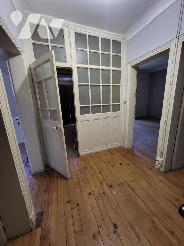 Ferme entourée de plus de 10 hectares de vignes 