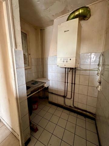 Studio à refaire au marché Dauphine