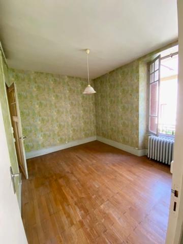 EN EXCLUSIVITE LONS LE SAUNIER (39) MAISON DE VILLE 5 min du centre-ville – Jardin