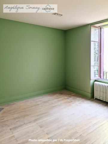 EN EXCLUSIVITE LONS LE SAUNIER (39) MAISON DE VILLE 5 min du centre-ville – Jardin