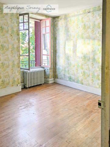 EN EXCLUSIVITE LONS LE SAUNIER (39) MAISON DE VILLE 5 min du centre-ville – Jardin