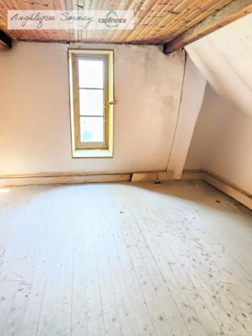 EN EXCLUSIVITE LONS LE SAUNIER (39) MAISON DE VILLE 5 min du centre-ville – Jardin