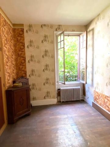 EN EXCLUSIVITE LONS LE SAUNIER (39) MAISON DE VILLE 5 min du centre-ville – Jardin