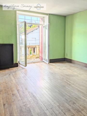 EN EXCLUSIVITE LONS LE SAUNIER (39) MAISON DE VILLE 5 min du centre-ville – Jardin