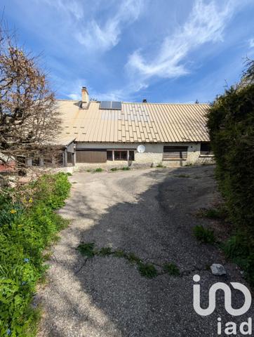 Maison 4 pièces de 137 m² à Gresse-en-Vercors (38650)