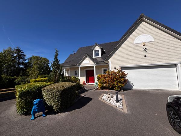 Maison d'Architecte d'Exception à - 5 MIN de St Quentin- Grand Standing avec Piscine et Jardin Spacieux