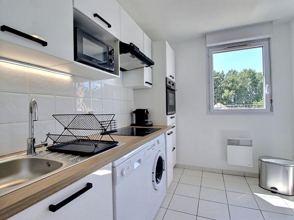 Appartement meublé 3 pièces à louer à Avignon, proche hôpital, 62.45 m², dernier étage