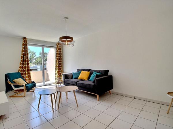 Appartement meublé 3 pièces à louer à Avignon, proche hôpital, 62.45 m², dernier étage