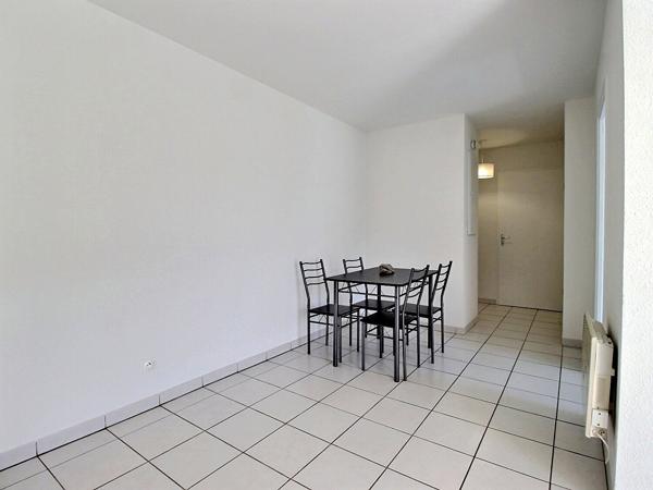 Appartement meublé 3 pièces à louer à Avignon, proche hôpital, 62.45 m², dernier étage