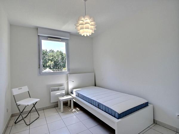 Appartement meublé 3 pièces à louer à Avignon, proche hôpital, 62.45 m², dernier étage