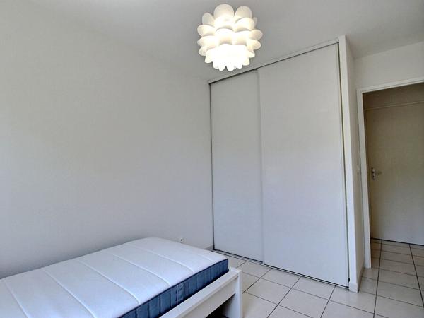 Appartement meublé 3 pièces à louer à Avignon, proche hôpital, 62.45 m², dernier étage