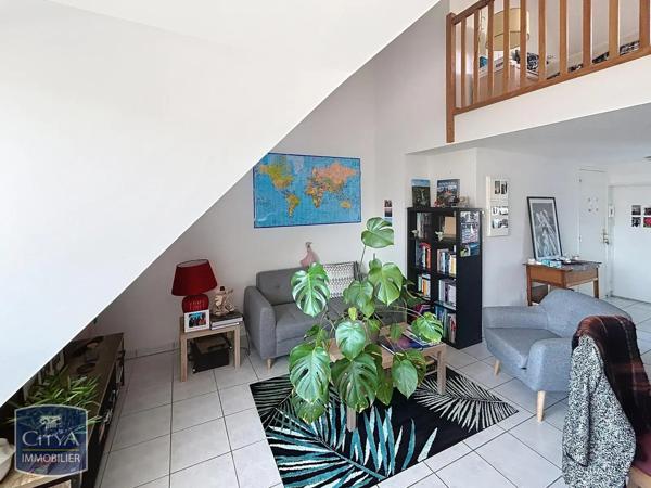Appartement à louer 1 pièce 37.6m² Bono (56400)