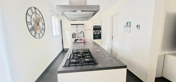 VILLA TYPE BASTIDE AVEC PISCINE & GARAGE!