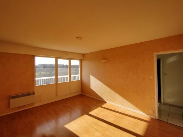 Francheville Le Haut (69340) FRANCHEVILLE APPARTEMENT 2 P 49 m²
