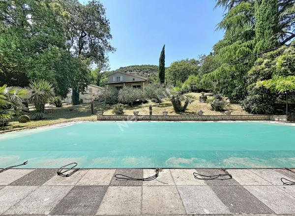Ardèche : Propriété avec parc arboré de 4 500 m², piscine et logement indépendant