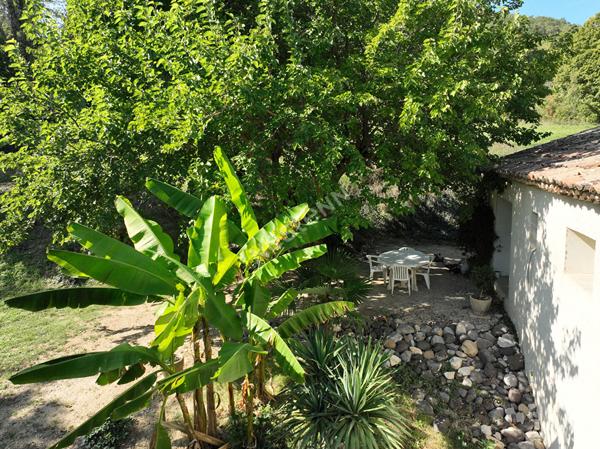 Ardèche : Propriété avec parc arboré de 4 500 m², piscine et logement indépendant