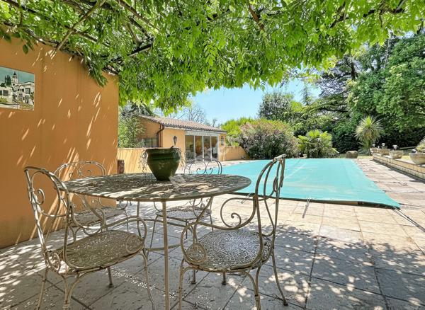 Ardèche : Propriété avec parc arboré de 4 500 m², piscine et logement indépendant