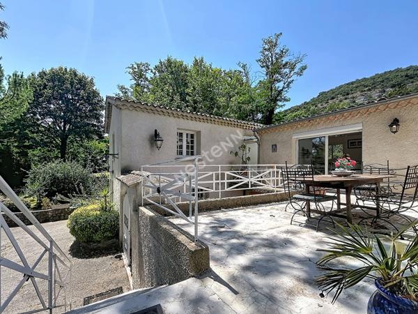 Ardèche : Propriété avec parc arboré de 4 500 m², piscine et logement indépendant