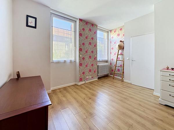 Valence Lamartine Maison de charme 6 pièces de 150m² avec cour végétalisée et stationnement