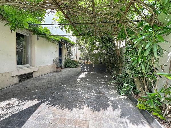 Valence Lamartine Maison de charme 6 pièces de 150m² avec cour végétalisée et stationnement