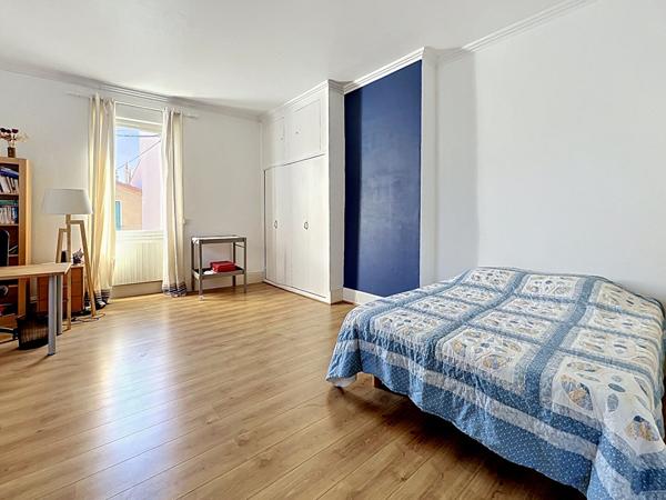Valence Lamartine Maison de charme 6 pièces de 150m² avec cour végétalisée et stationnement
