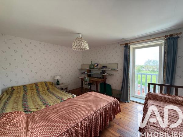 Maison à vendre 10 pièces 235 m² Usson-en-Forez