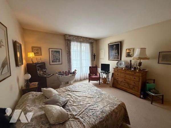 LISIEUX CENTRE APPT F4 100m² 1er étage