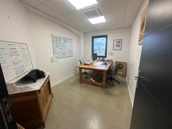 Local industriel de 715m² L'Isle-Jourdain