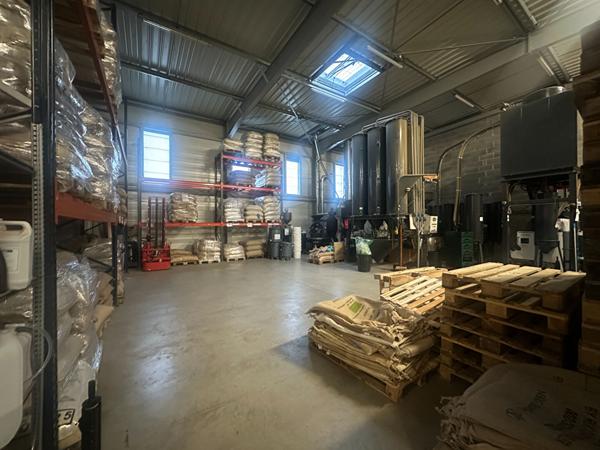 Local industriel de 715m² L'Isle-Jourdain