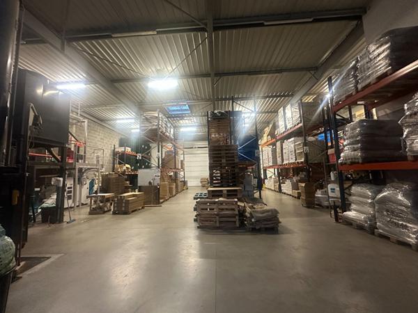 Local industriel de 715m² L'Isle-Jourdain