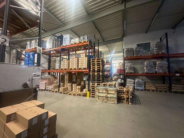 Local industriel de 715m² L'Isle-Jourdain