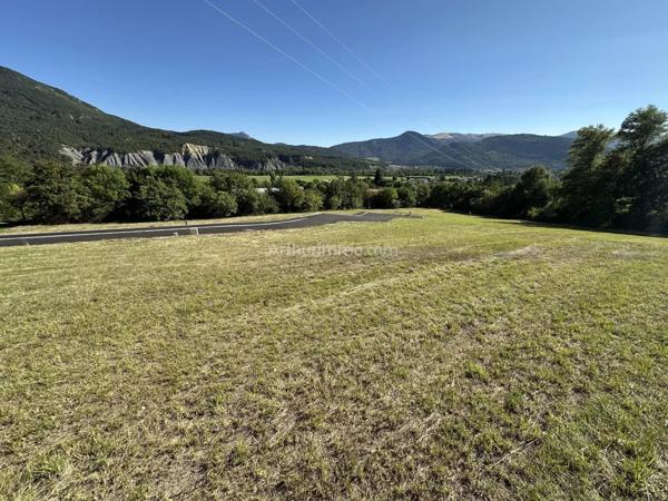 Vente Terrain 1204 m2 à La Mure-Argens