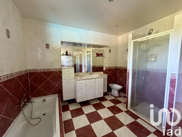 Maison 7 pièces de 177 m² à Saint-Vincent-de-Paul (40990)