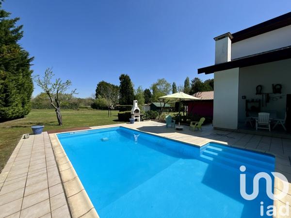 Maison 7 pièces de 177 m² à Saint-Vincent-de-Paul (40990)