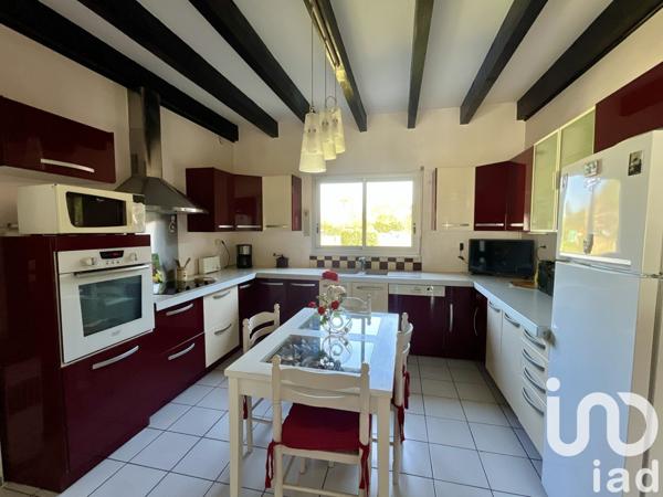 Maison 7 pièces de 177 m² à Saint-Vincent-de-Paul (40990)