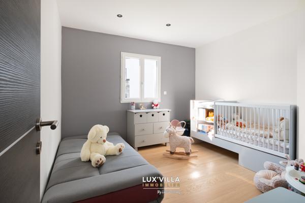 Belle Villa contemporaine avec dépendance