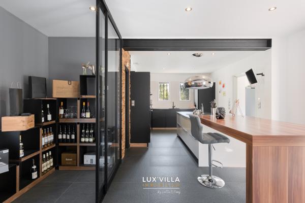 Belle Villa contemporaine avec dépendance