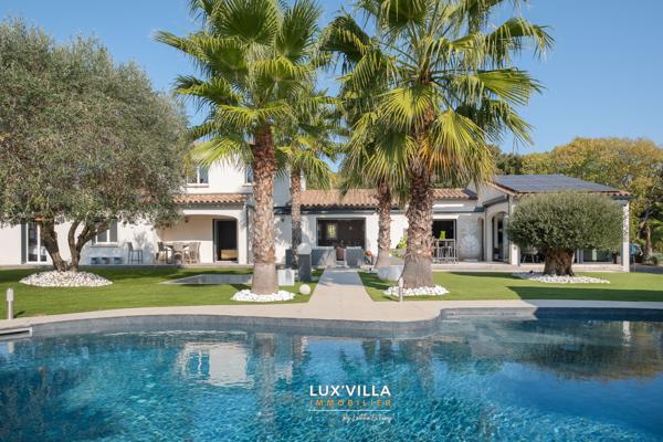 Belle Villa contemporaine avec dépendance